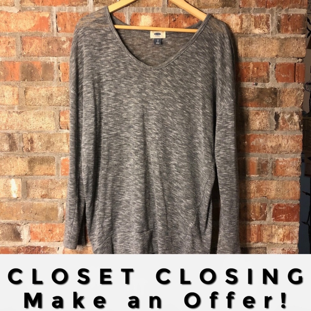 Old Navy grey knit long sleeve top